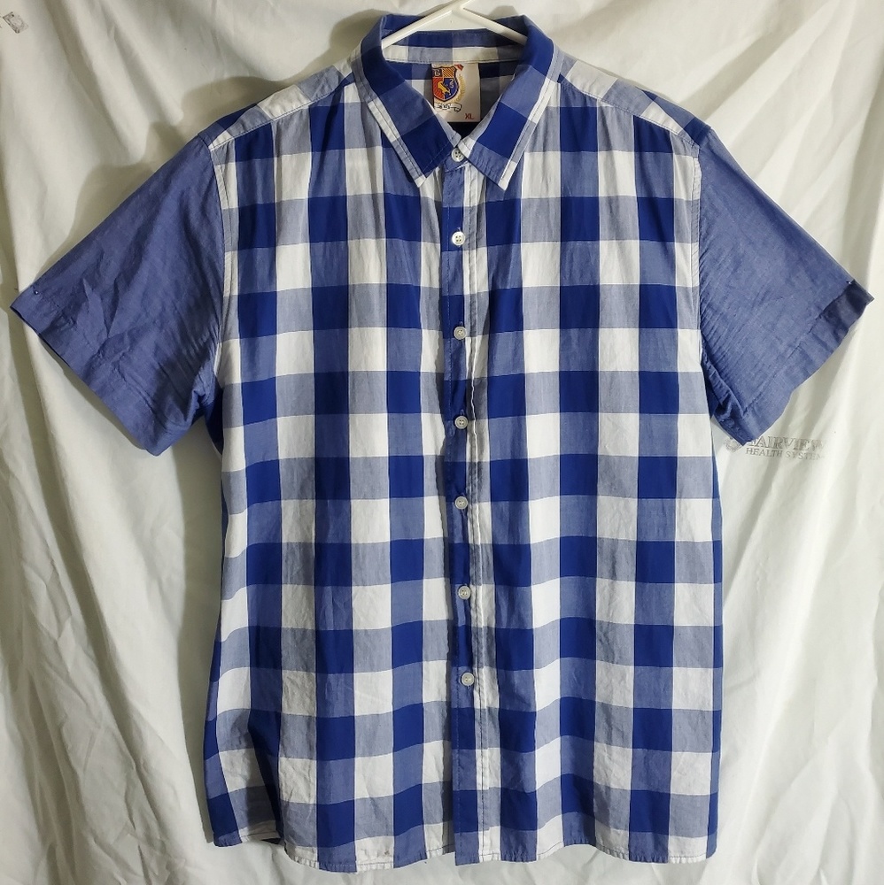 Short-sleeve Button up Shirt